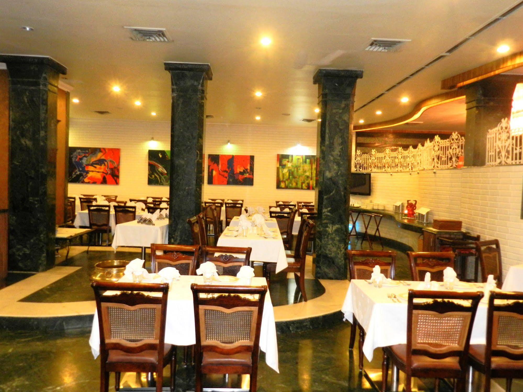 Amarpreet, Chhatrapati Sambhajinagar - Am Hotel Kollection Aurangabad  Restaurant foto