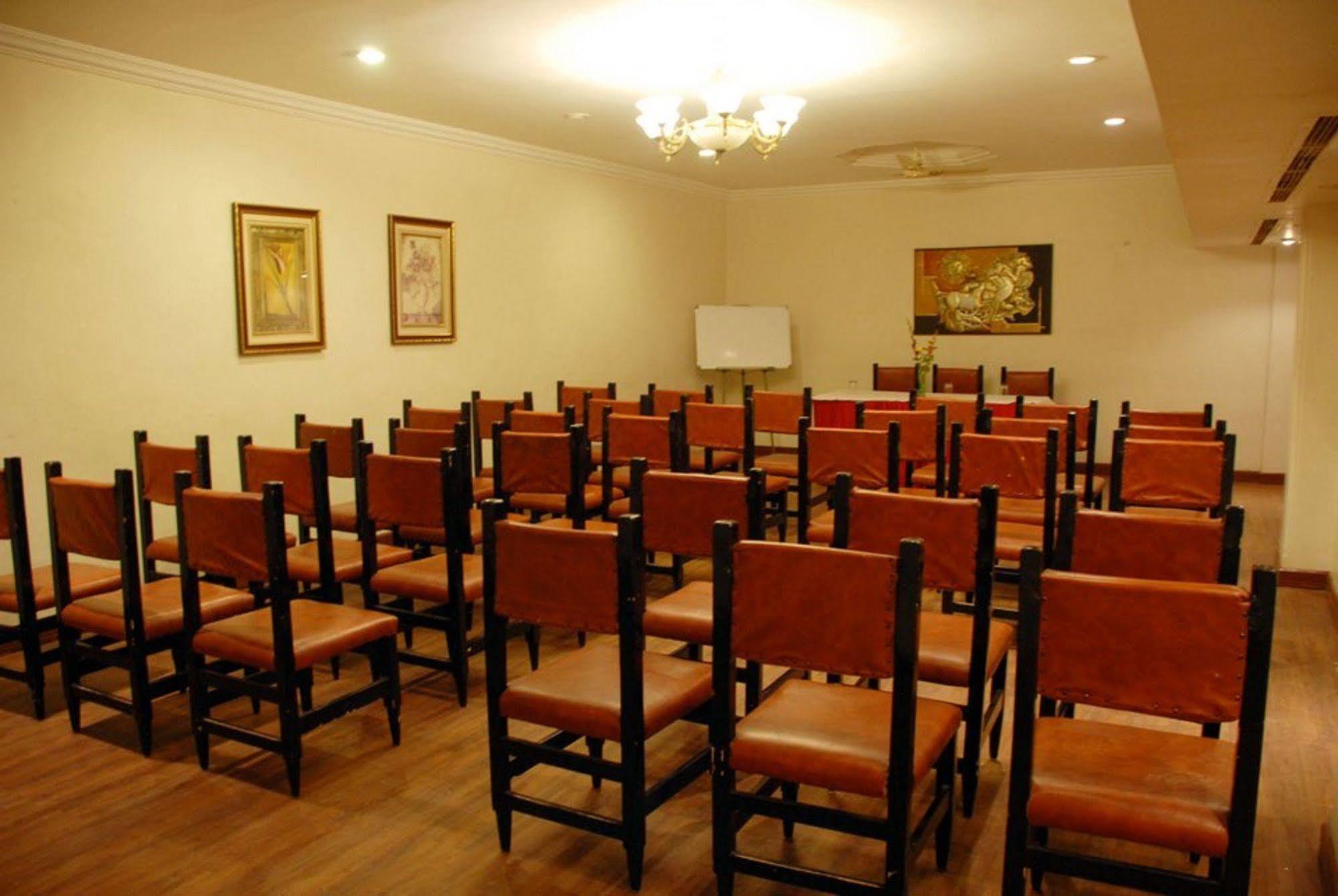 Amarpreet, Chhatrapati Sambhajinagar - Am Hotel Kollection Aurangabad  Buitenkant foto